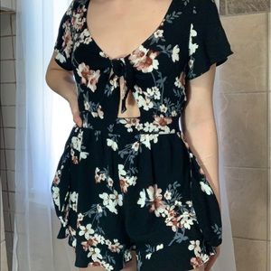 American Eagle Romper w Pockets